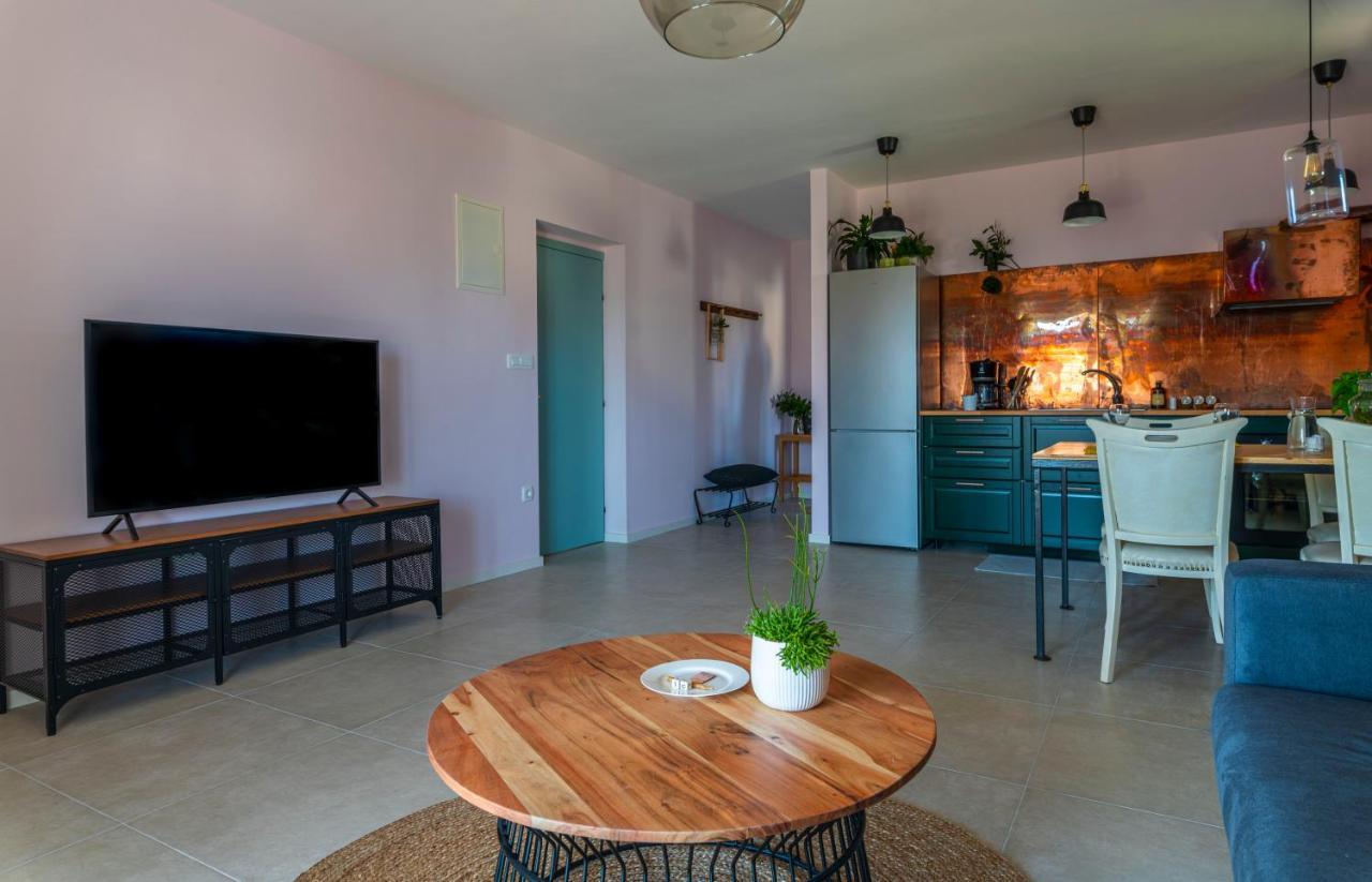 Charming Tale Apartments Modun19 พิโรวัซ ภายนอก รูปภาพ