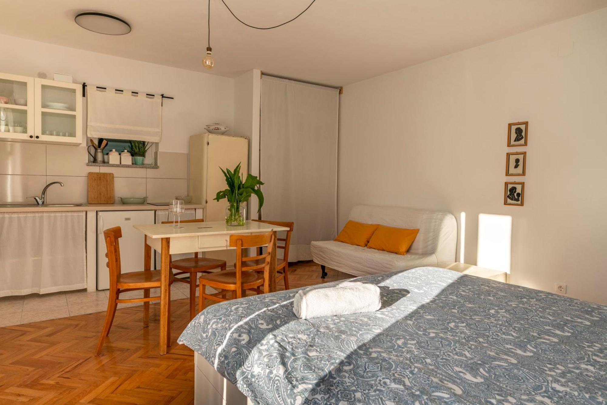 Charming Tale Apartments Modun19 พิโรวัซ ห้อง รูปภาพ